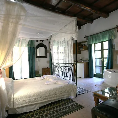 Ifigenia Traditional & Maisonettes